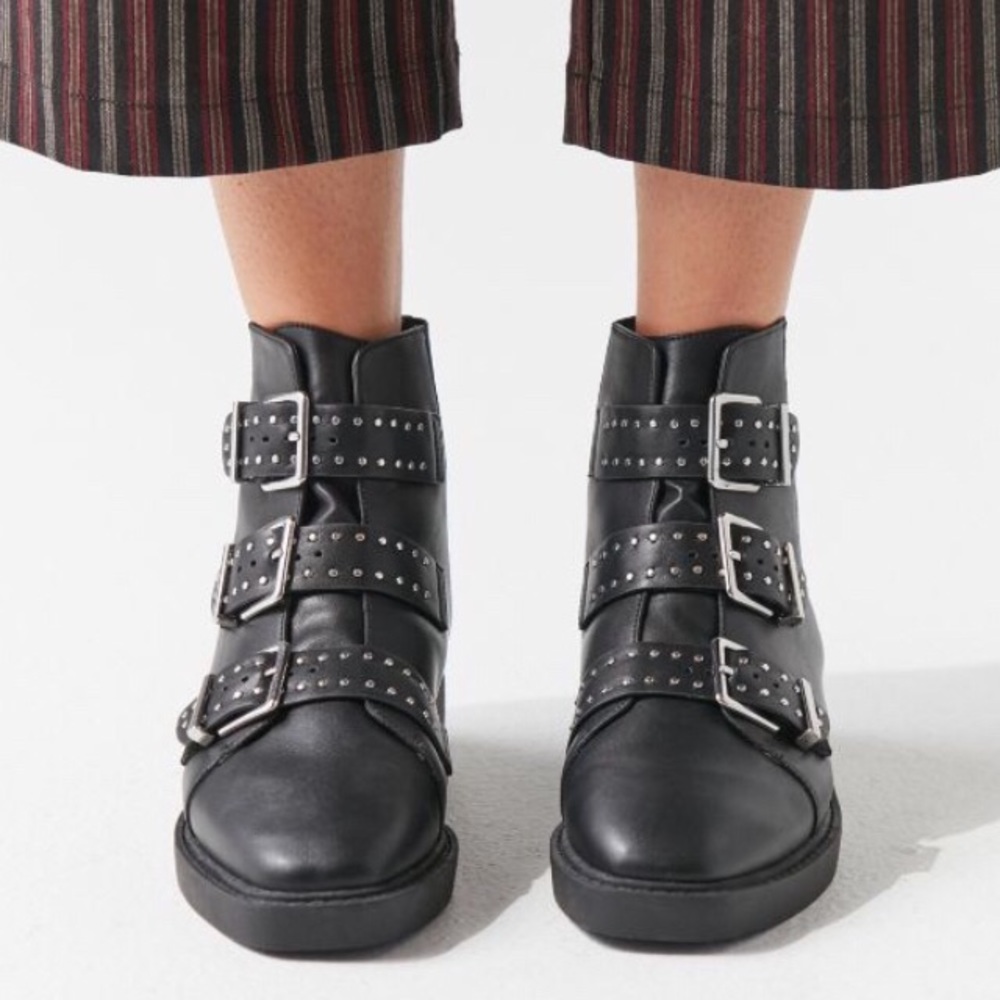 Urban Outfitters Zoe triple black strappy boots - Picture 2 of 5